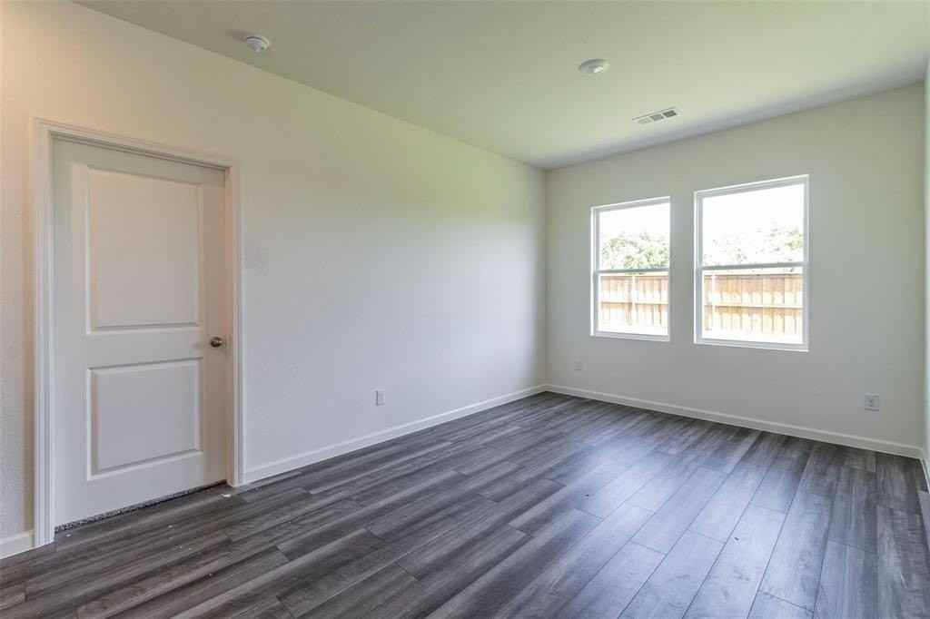 1848 Mccree St - Photo 7 of 33