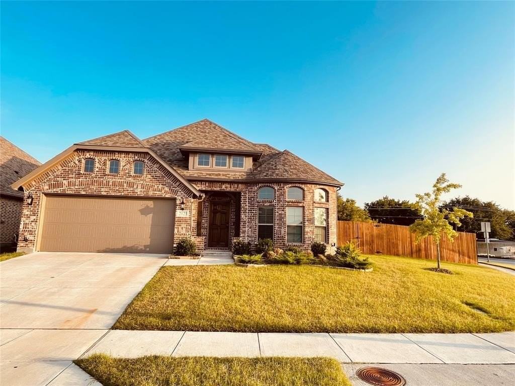 2123 Victoria Ln - Photo 2 of 19