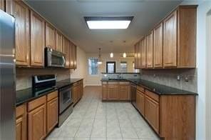 4708 Cattail Ln - Photo 6 of 30