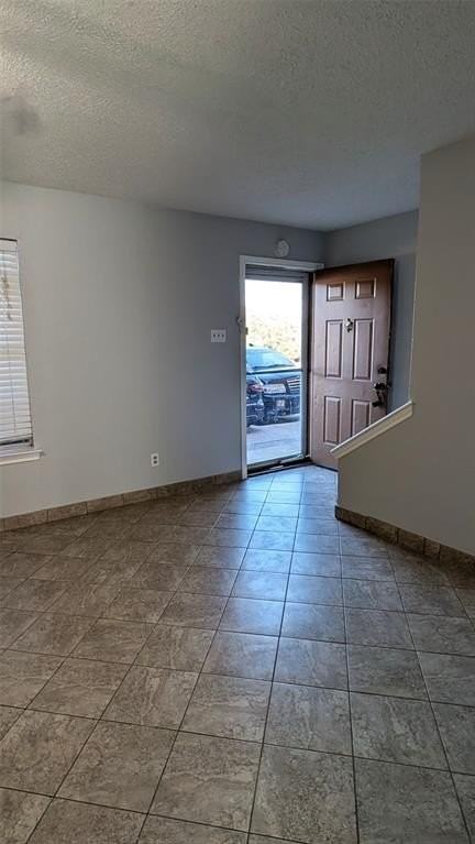 913 Vedral Pl - Photo 7 of 28