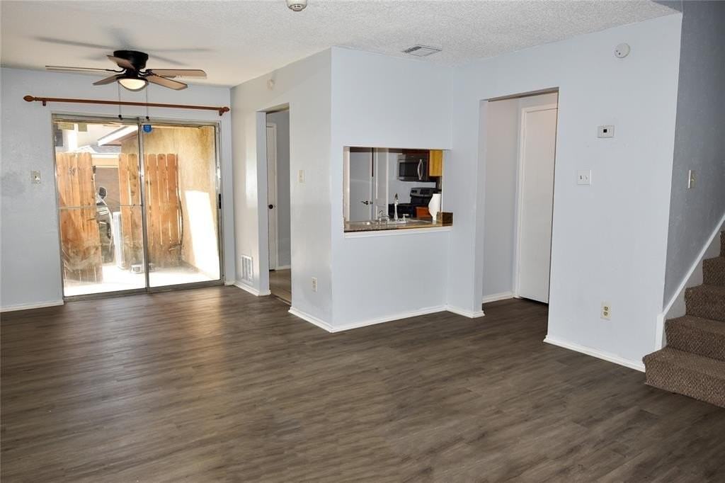 4908 Oak Blf - Photo 3 of 25