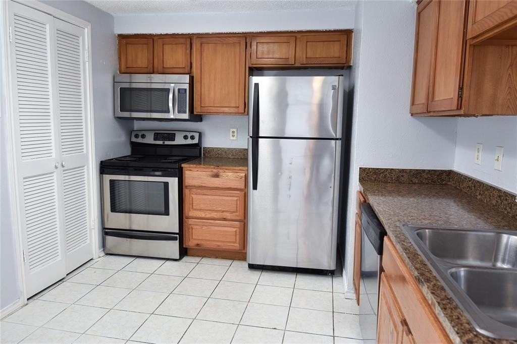 4908 Oak Blf - Photo 5 of 25