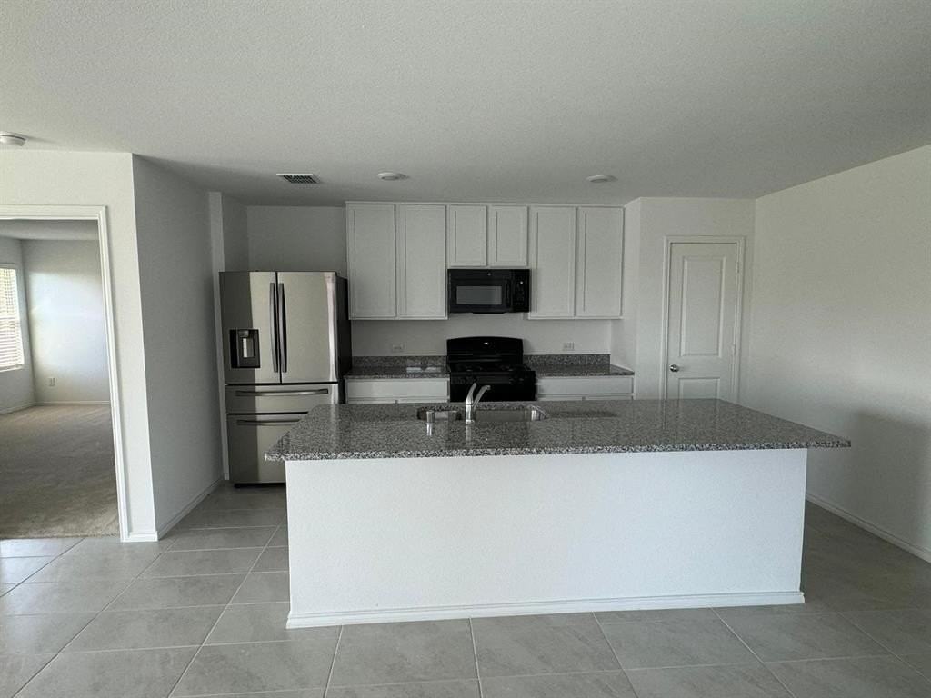 2824 Eppright Dr - Photo 3 of 13