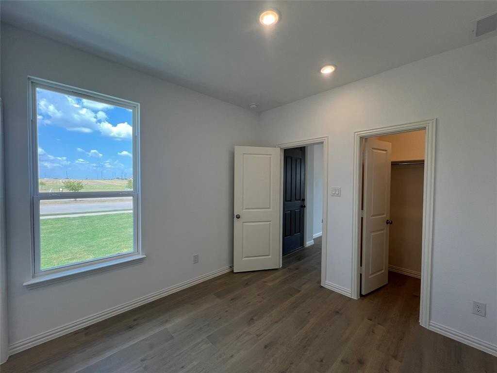 2616 Rolling Meadow Rd - Photo 7 of 35