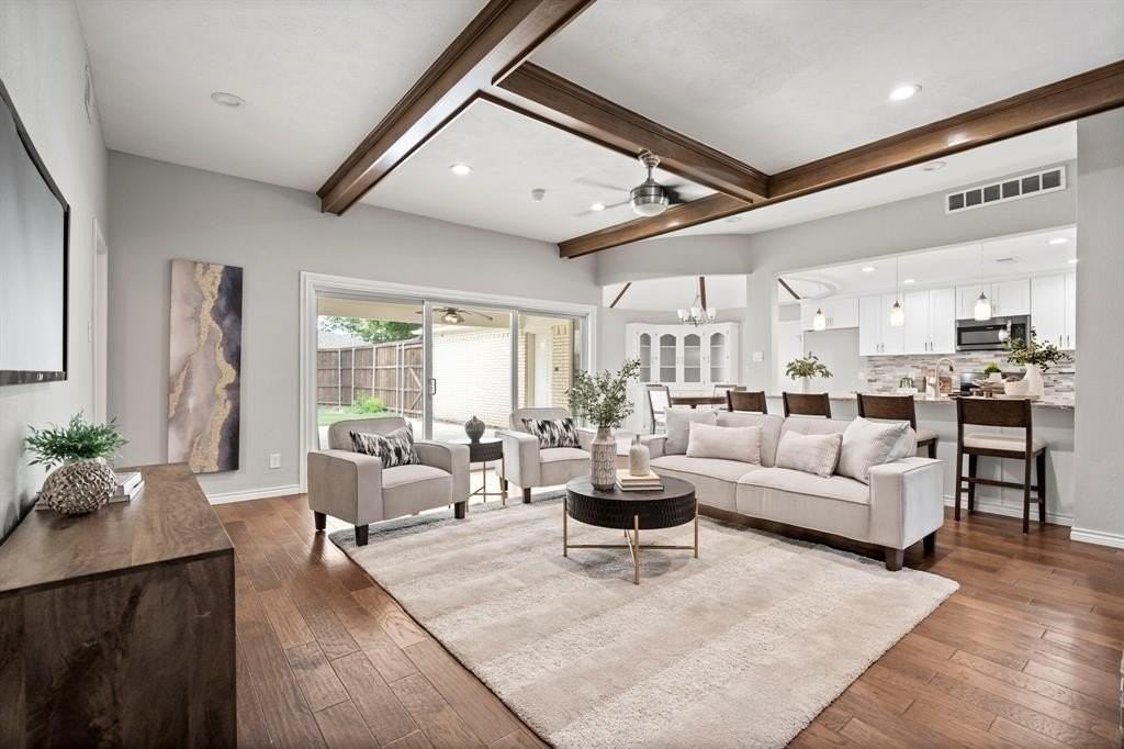 6349 Highgate Ln - Photo 5 of 38