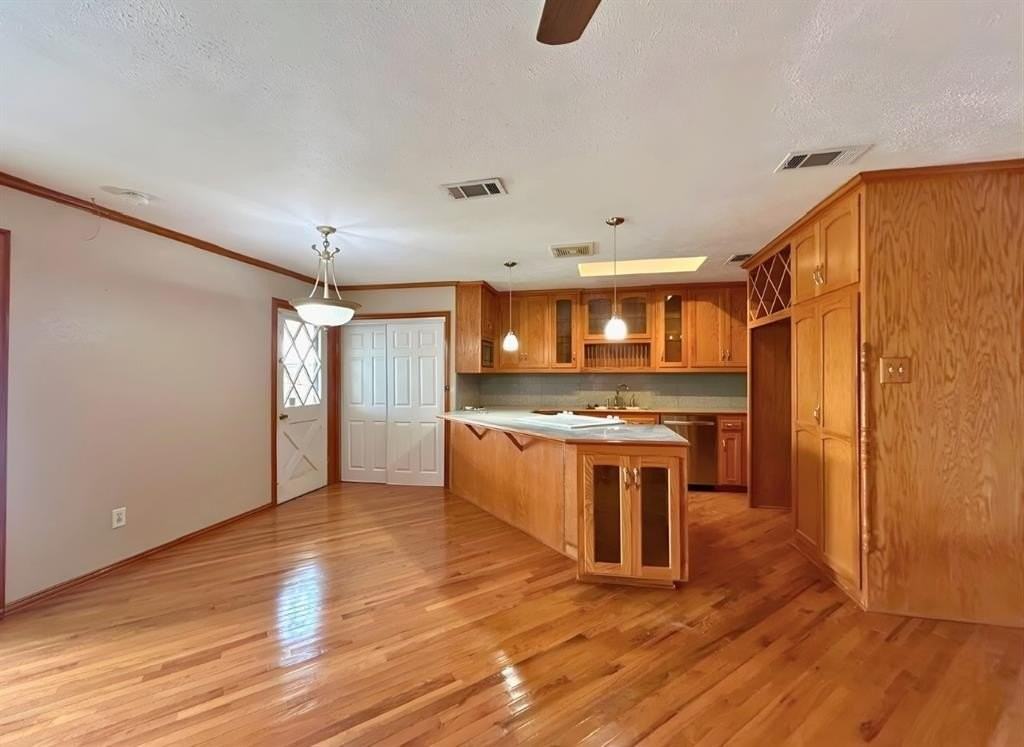 5533 King Dr - Photo 7 of 23