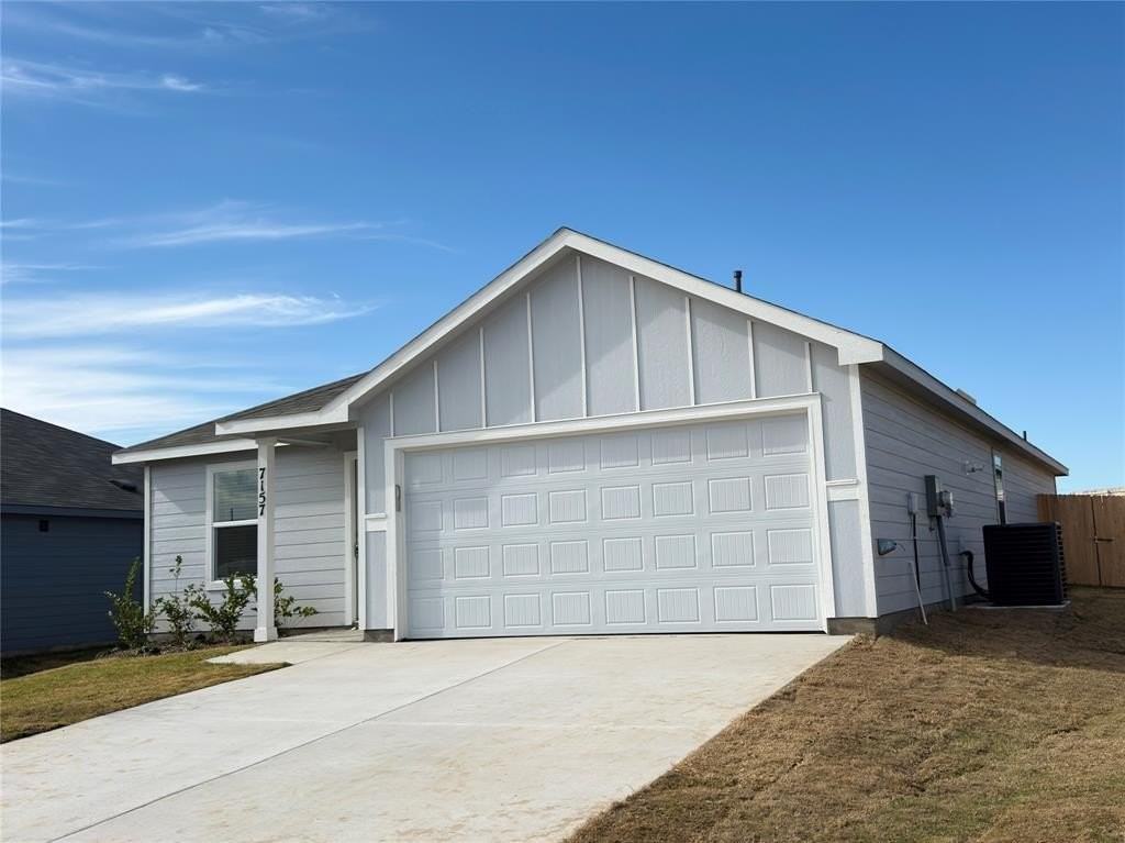 7157 Waterford Creek Ct - Photo 4 of 33