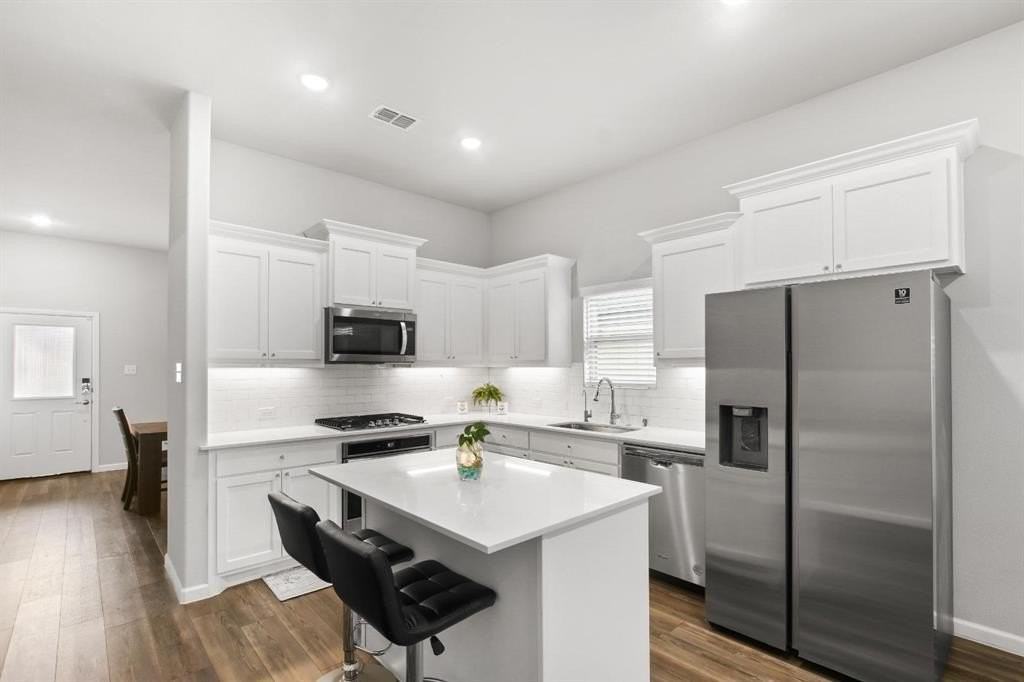 1613 Wayback Dr - Photo 2 of 35