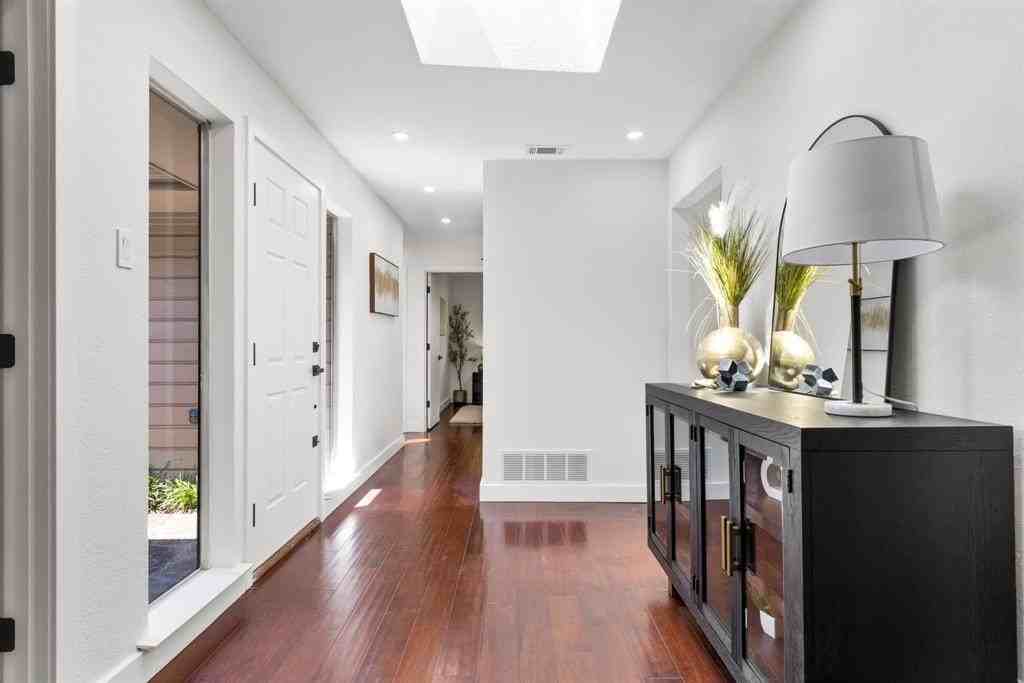 6005 Daven Oaks Dr - Photo 6 of 40