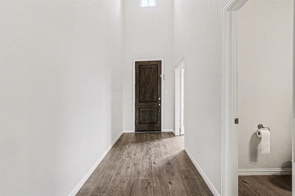 10233 Fulgham Dr - Photo 2 of 25