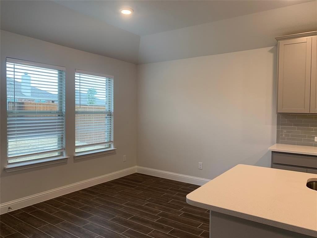 765 Knoxbridge Rd - Photo 5 of 22