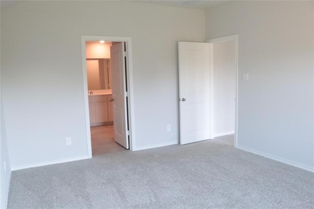 4177 Crooked Bend Dr - Photo 7 of 34