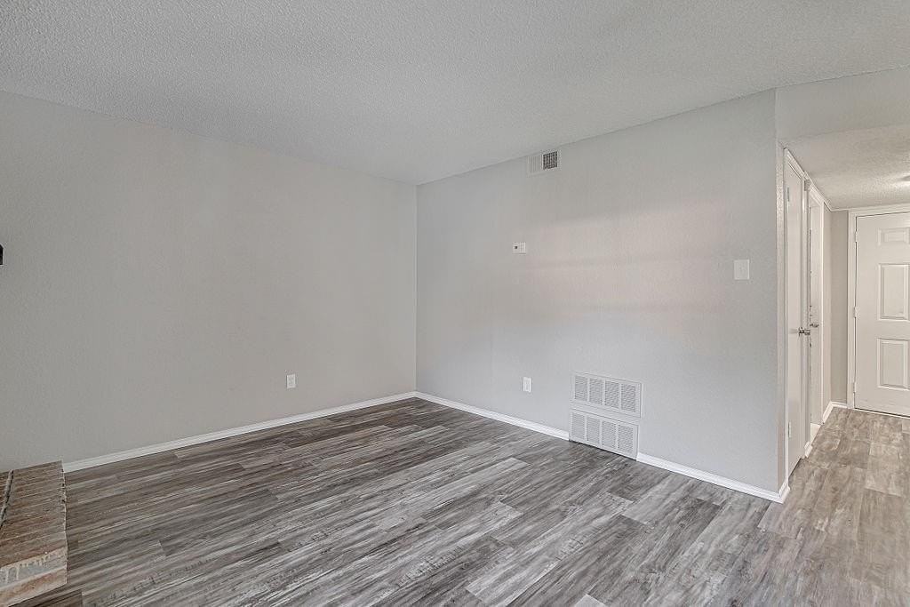 836 Nw Summercrest Blvd #A - Photo 2 of 21