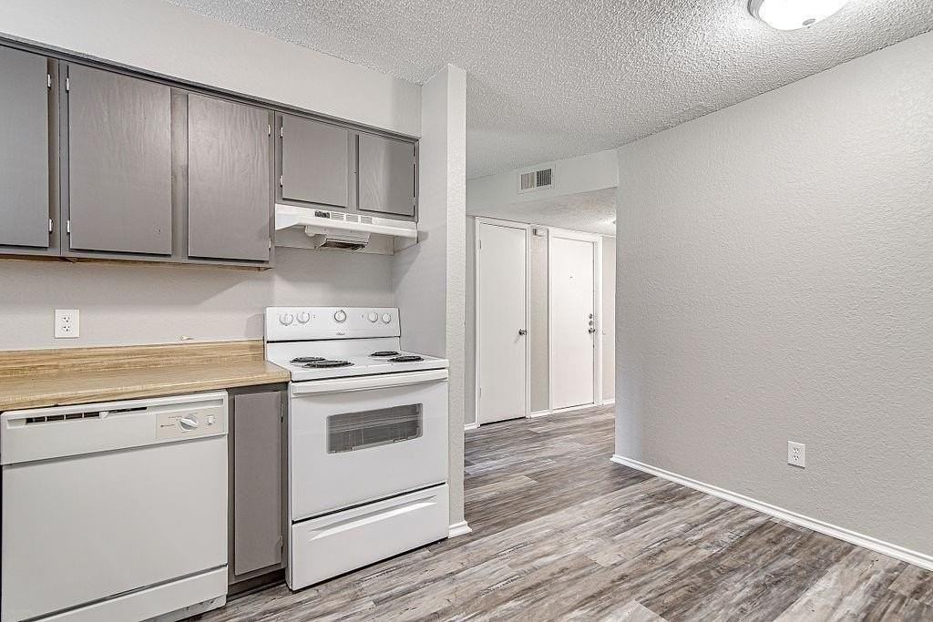 836 Nw Summercrest Blvd #A - Photo 7 of 21