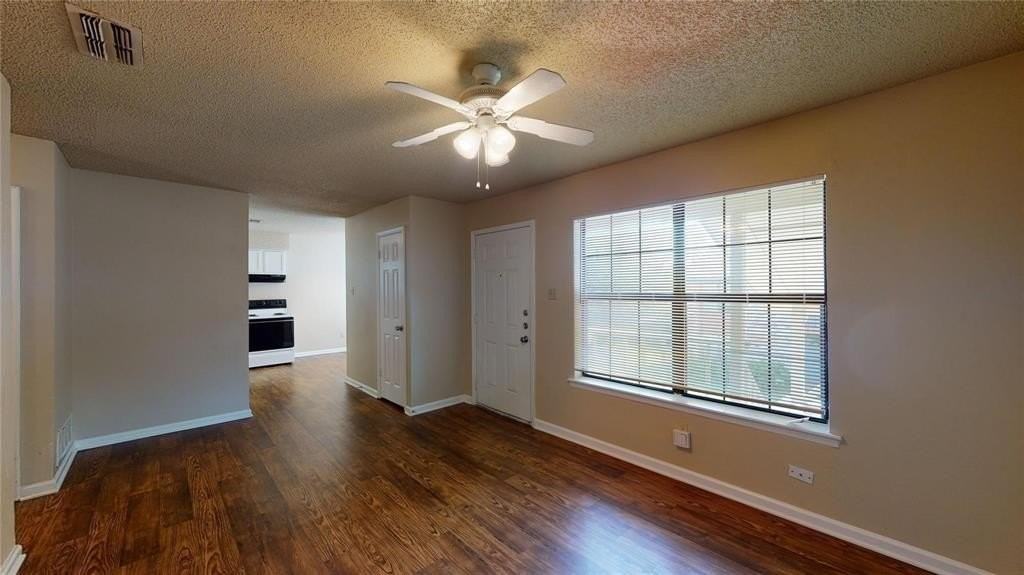 214 Renfro St #B - Photo 6 of 15