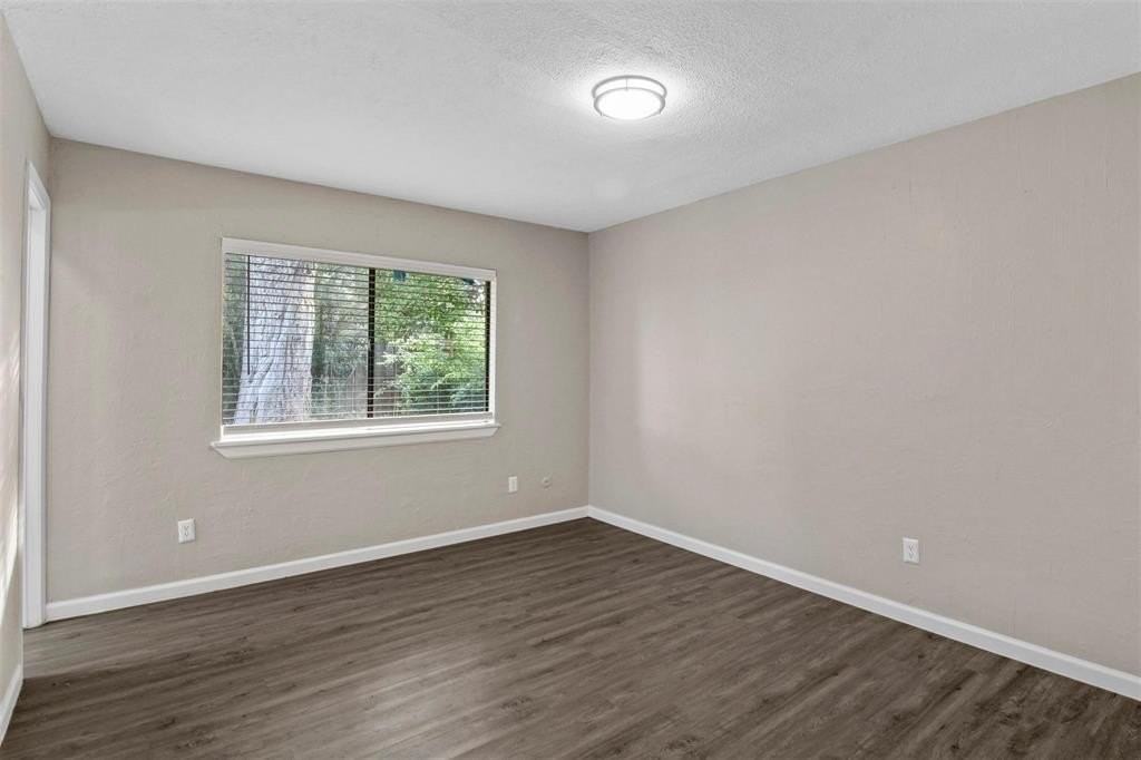 519 Windsor Dr - Photo 7 of 11