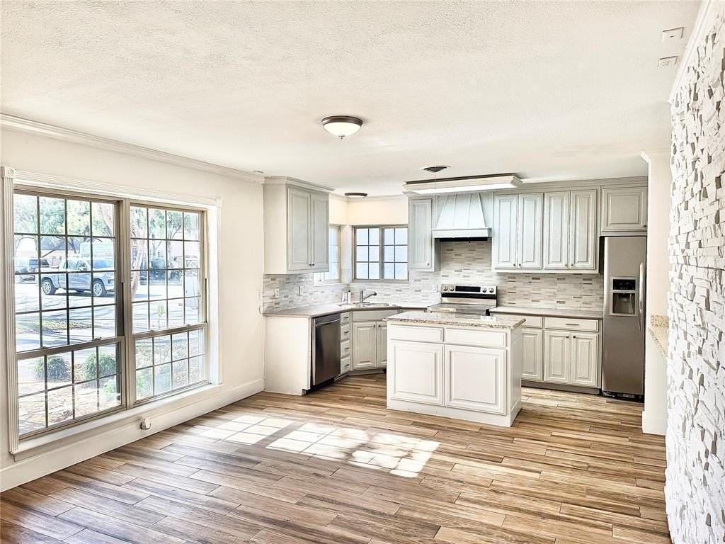 4084 Purdue Ave - Photo 3 of 14