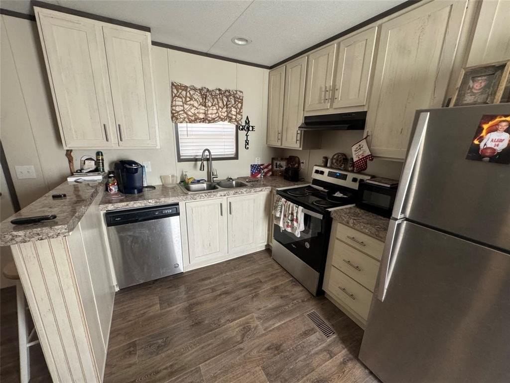 2309 Del Prado Dr - Photo 6 of 11