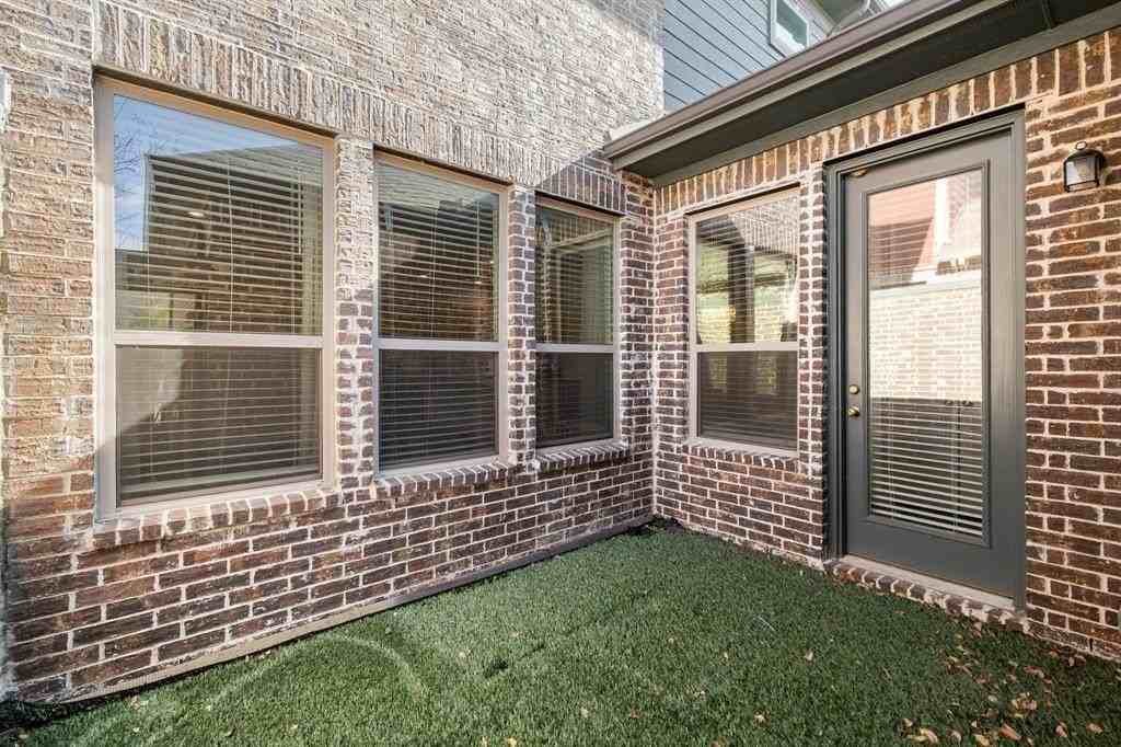 4412 Meadow Hawk Dr - Photo 3 of 19