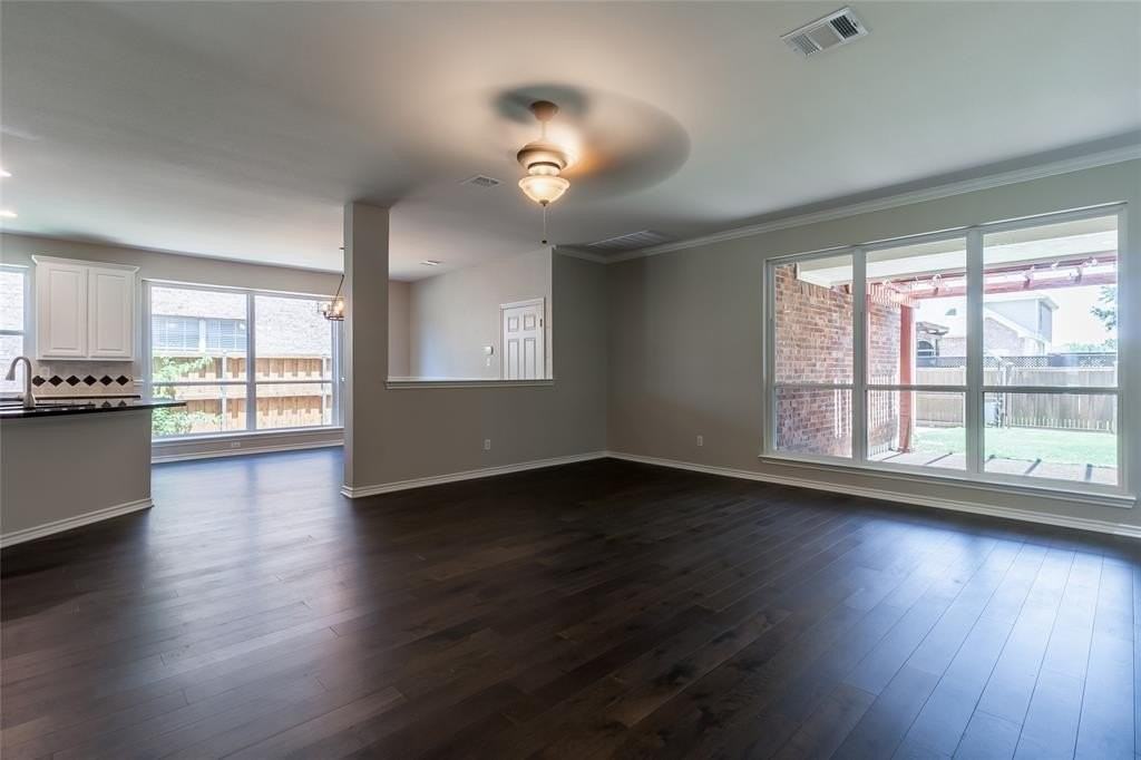 530 Gifford Dr - Photo 7 of 38