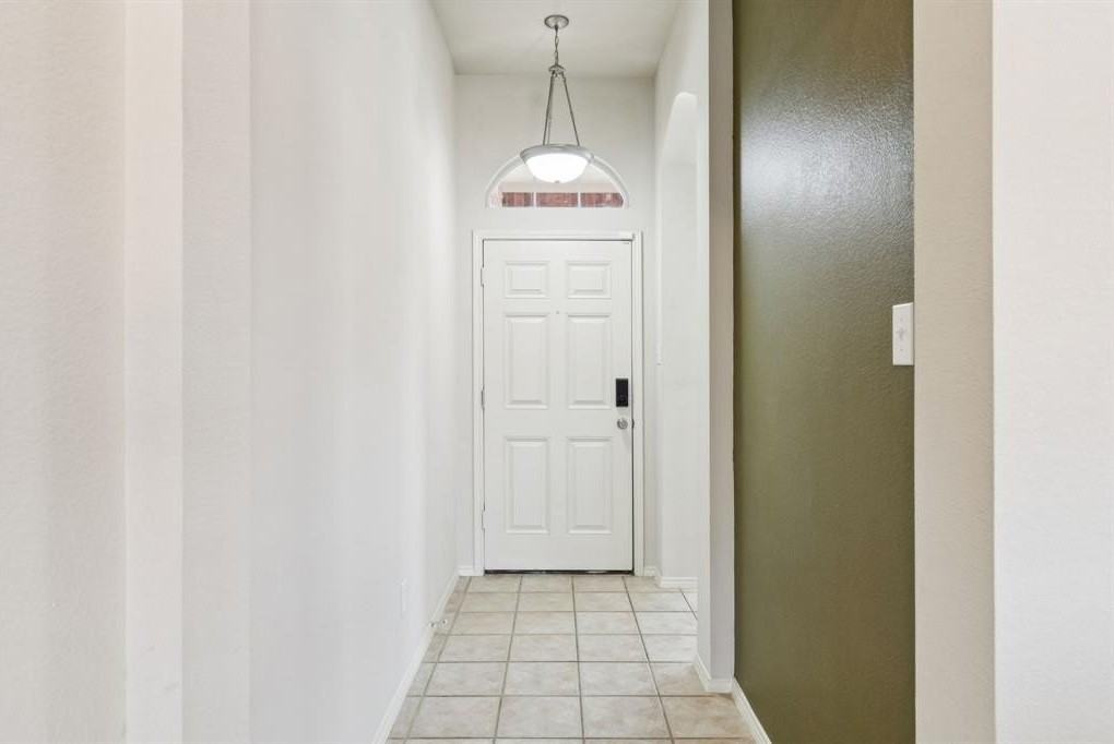 1728 River Oaks Dr - Photo 2 of 28