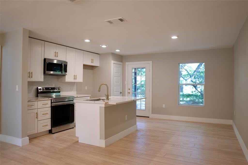 2148 Kathleen Ave - Photo 2 of 17