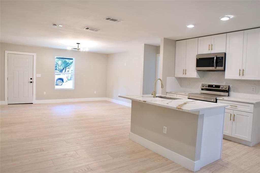 2148 Kathleen Ave - Photo 5 of 17