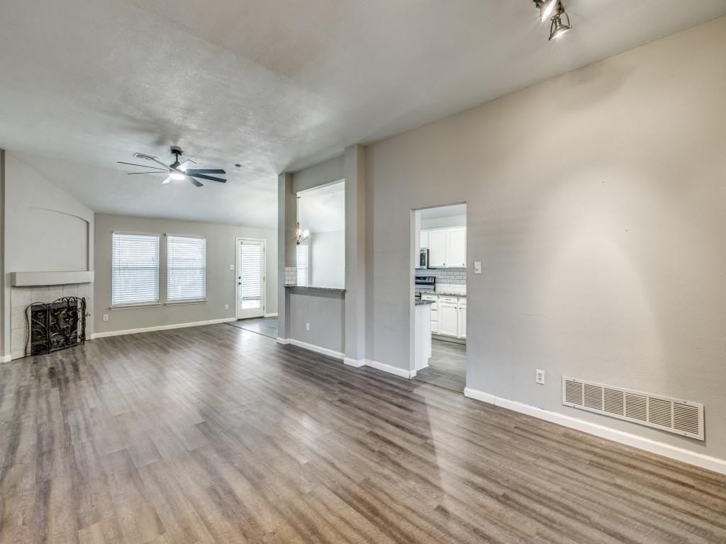 3306 Olympus Ct - Photo 4 of 24