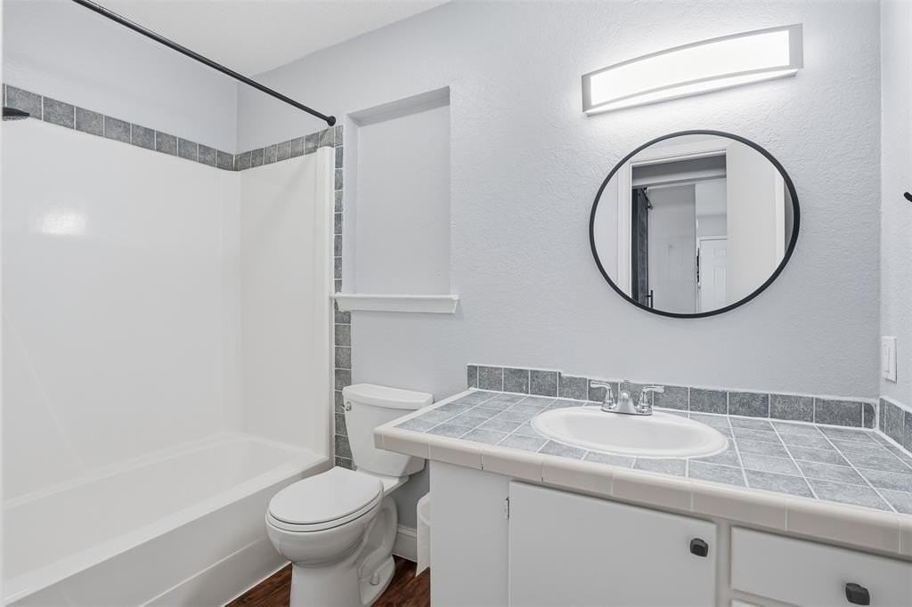 209 E Lone Star Ave - Photo 3 of 26