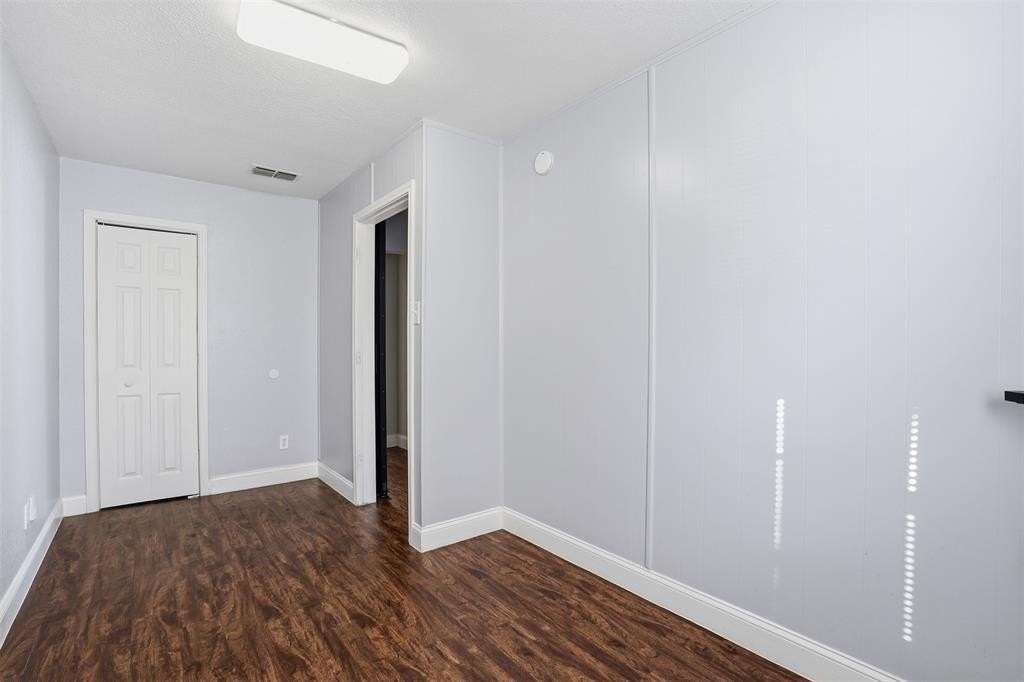 209 E Lone Star Ave - Photo 5 of 26