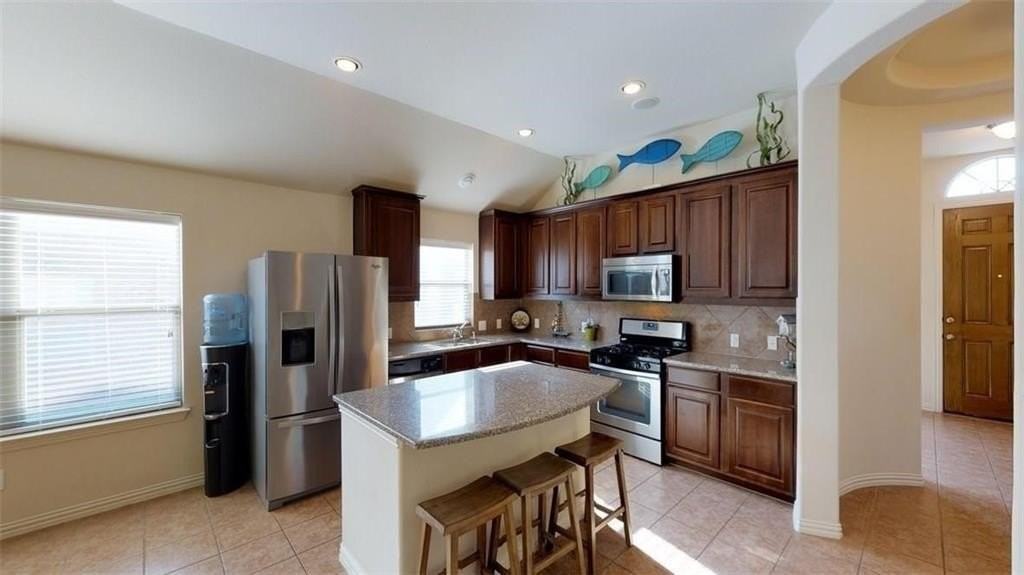 2301 Gregory Creek Dr - Photo 4 of 16