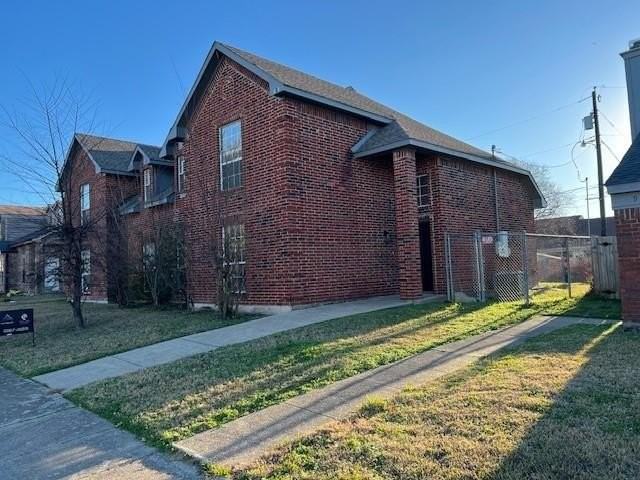 922 Binbrook Dr - Photo 2 of 16