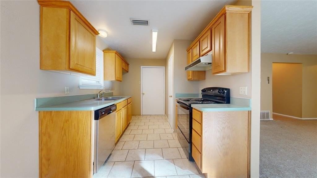 630 Dewberry Dr - Photo 5 of 17