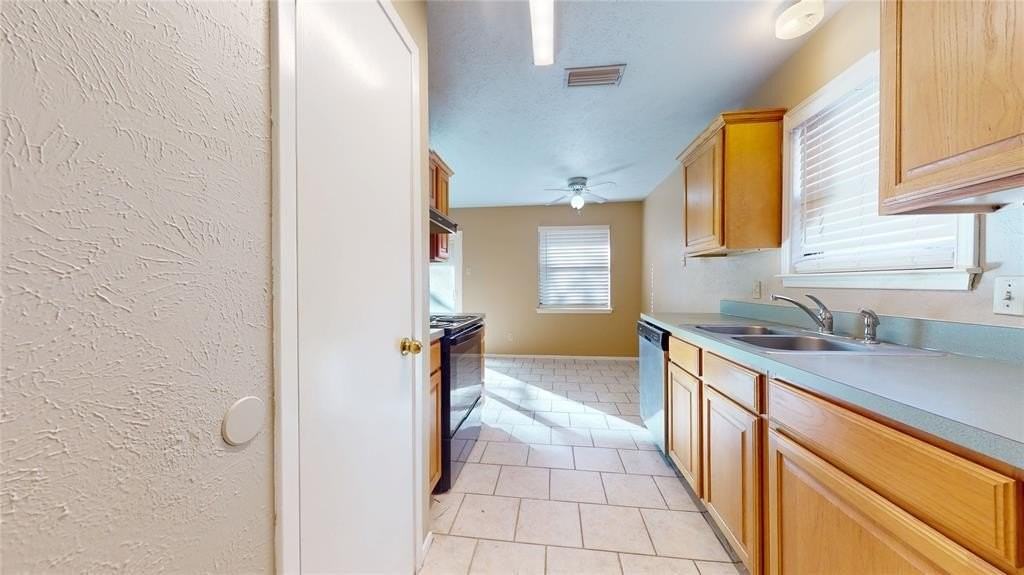 630 Dewberry Dr - Photo 6 of 17