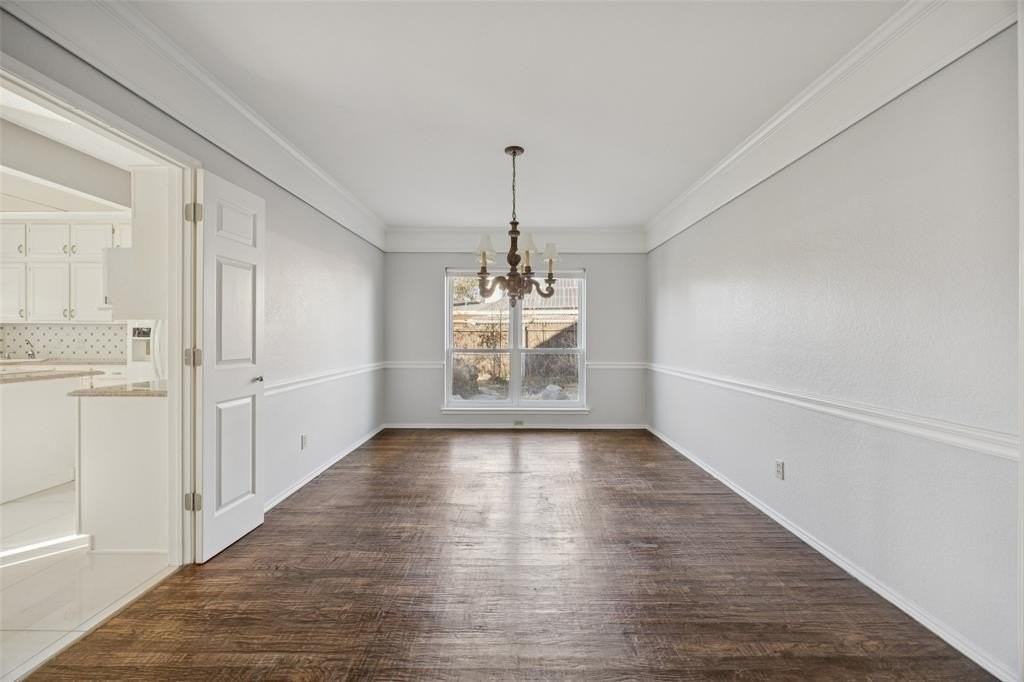 709 Bridget Way - Photo 4 of 28