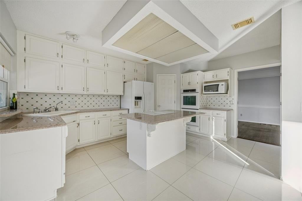 709 Bridget Way - Photo 7 of 28