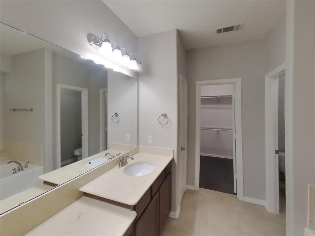 5024 Kestrel Dr - Photo 3 of 34