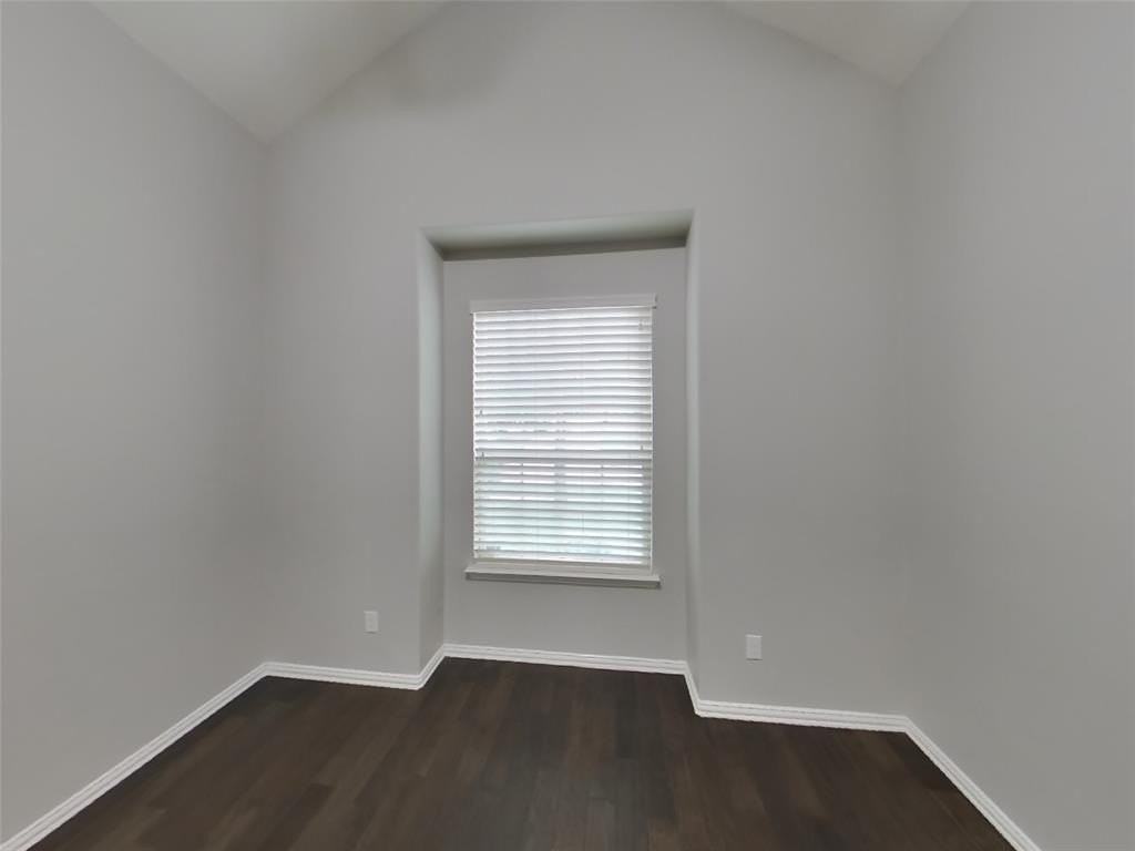 5024 Kestrel Dr - Photo 7 of 34