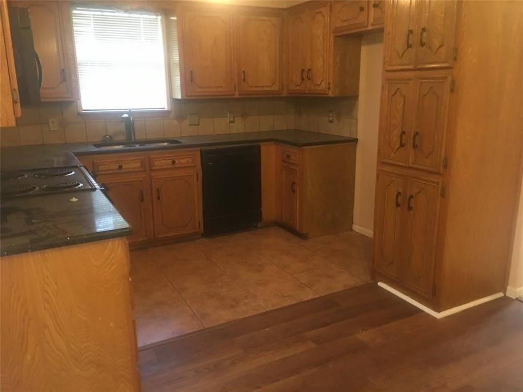 1342 Summoner Ln - Photo 6 of 15