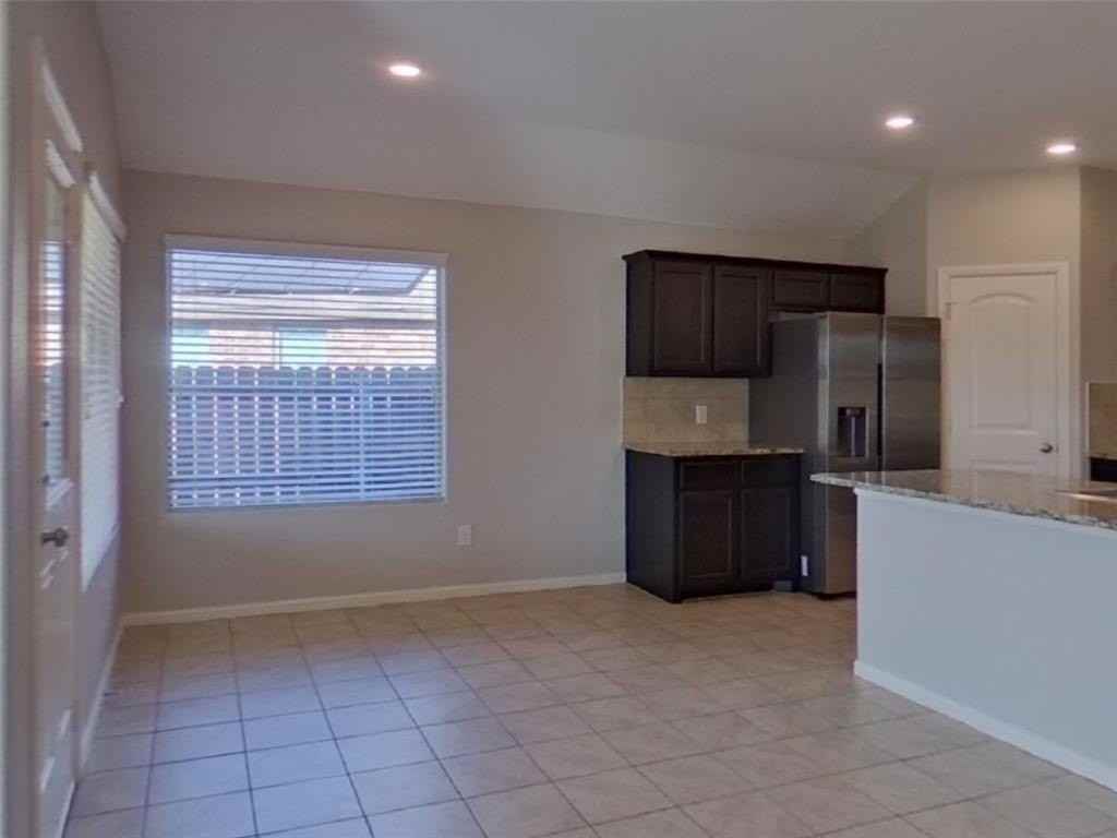 7904 Mosspark Ln - Photo 3 of 17