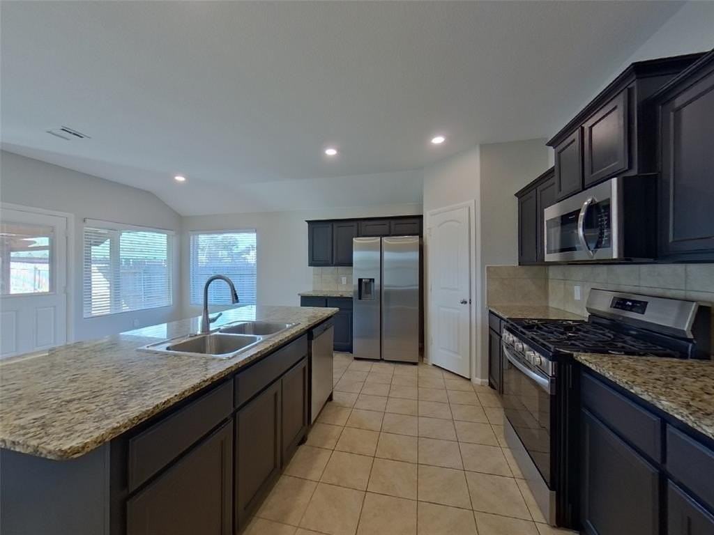 7904 Mosspark Ln - Photo 4 of 17