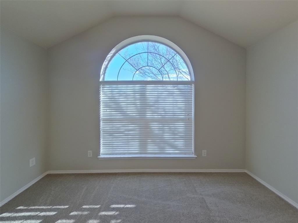 10712 Braemoor Dr - Photo 3 of 16