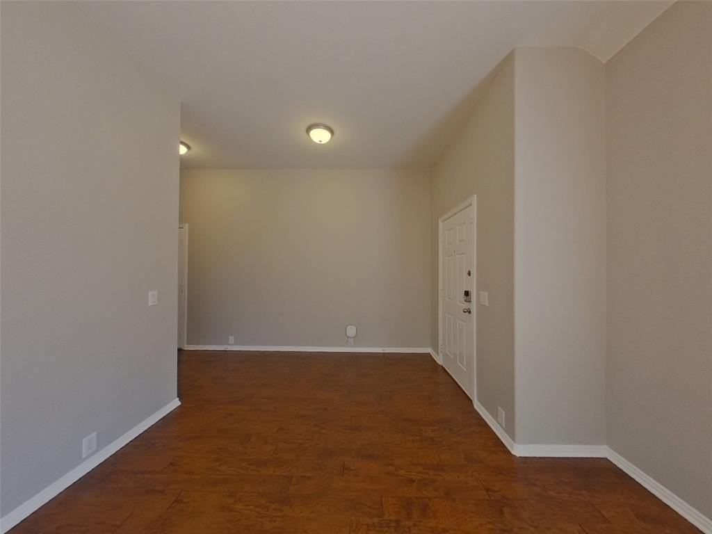 541 Kerry St - Photo 4 of 17