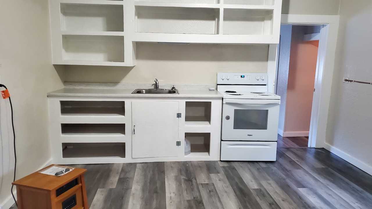 346 Bawden St #1 - Photo 5 of 10