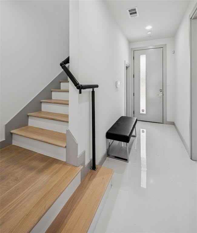 1874 Beaumont St - Photo 2 of 38