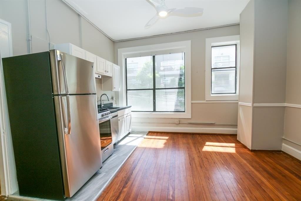 1108 S Akard St #6 - Photo 6 of 24