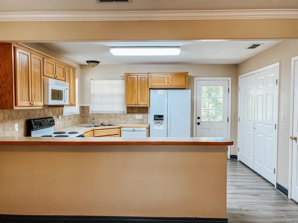 542 Goin St - Photo 3 of 7