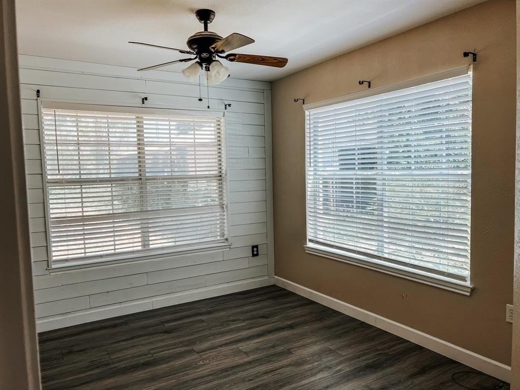 542 Goin St - Photo 5 of 7