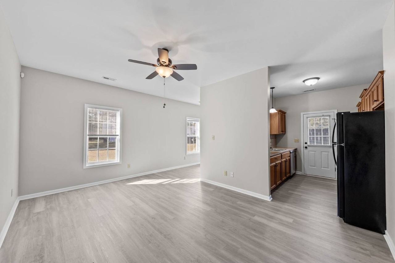 122 Sherman Ct - Photo 4 of 25