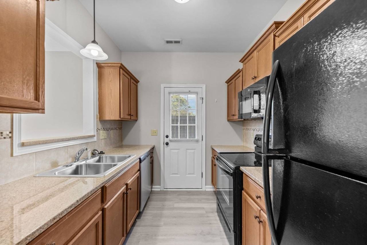 122 Sherman Ct - Photo 6 of 25